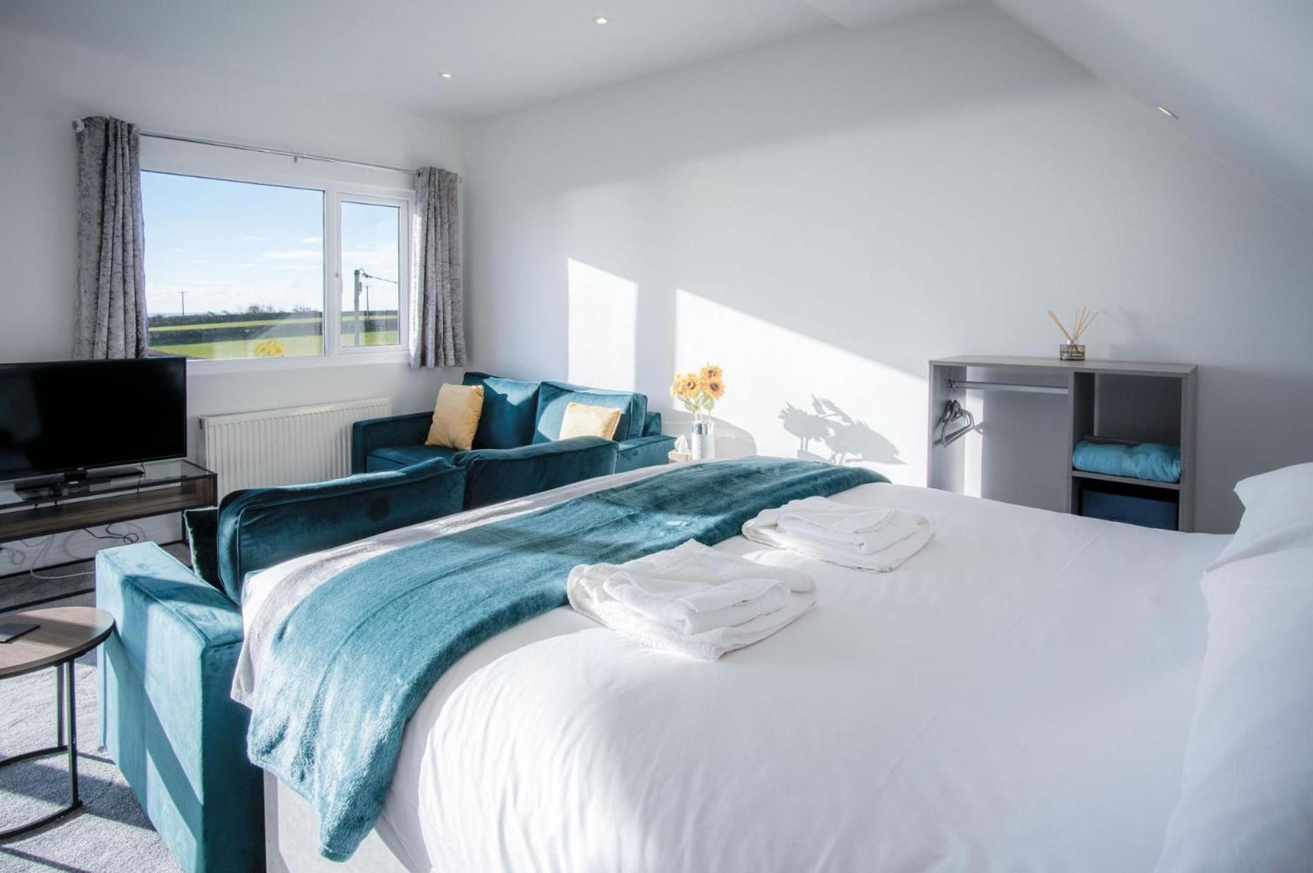 The Penthouse - 1 Bedroom Apartment - Ocean Breeze Port Eynon Extérieur photo