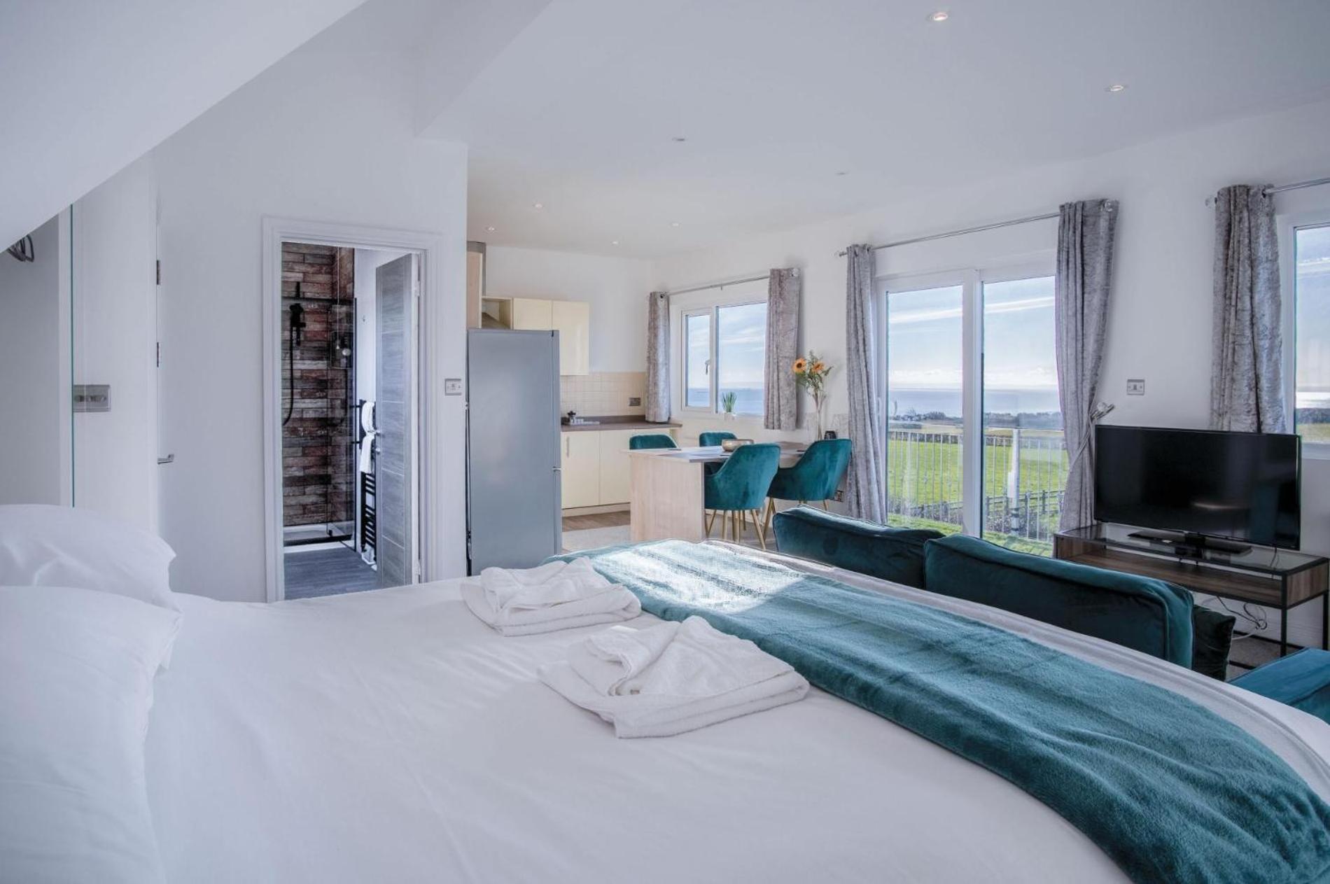The Penthouse - 1 Bedroom Apartment - Ocean Breeze Port Eynon Extérieur photo