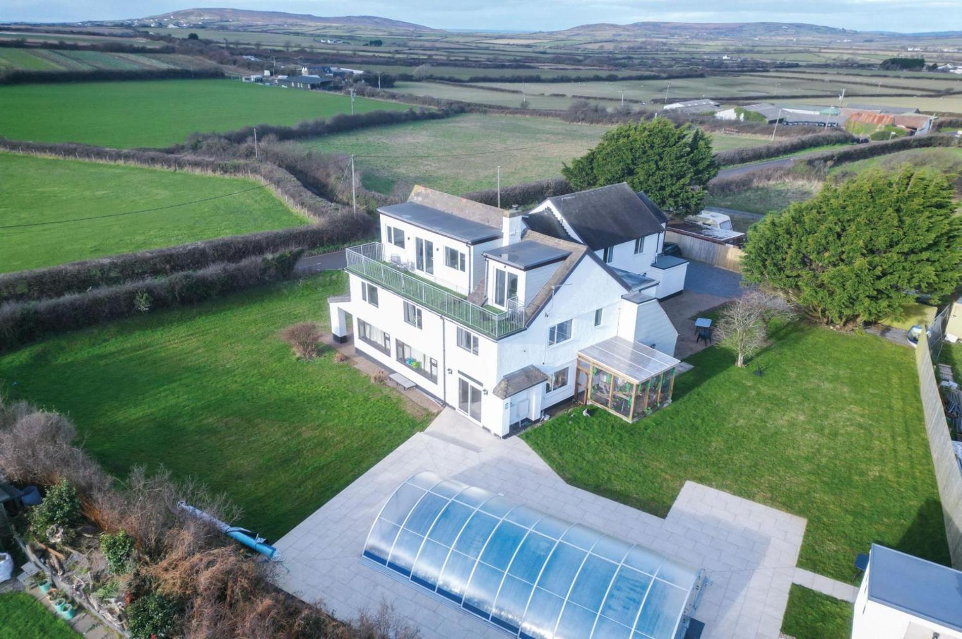 The Penthouse - 1 Bedroom Apartment - Ocean Breeze Port Eynon Extérieur photo
