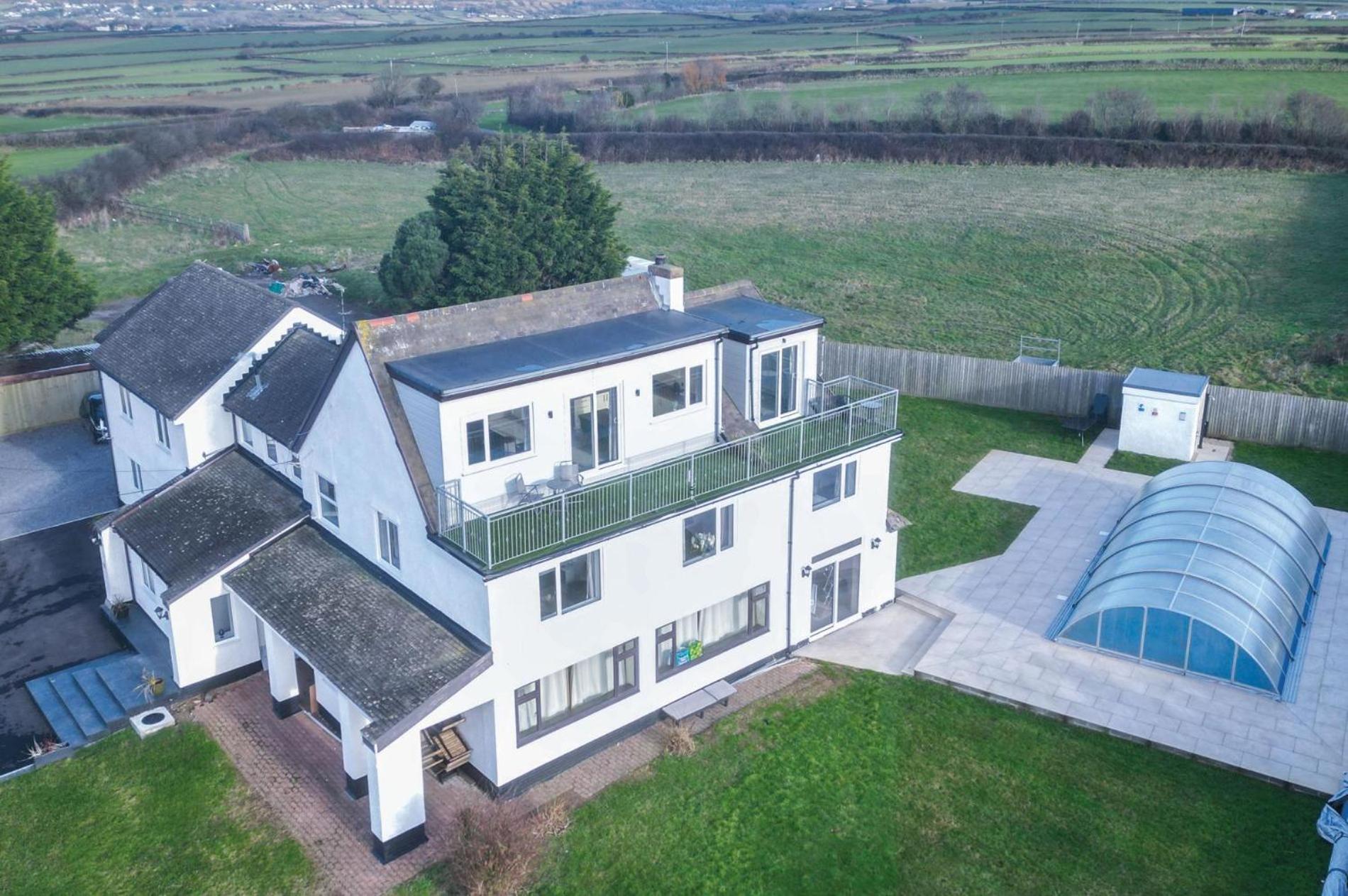 The Penthouse - 1 Bedroom Apartment - Ocean Breeze Port Eynon Extérieur photo
