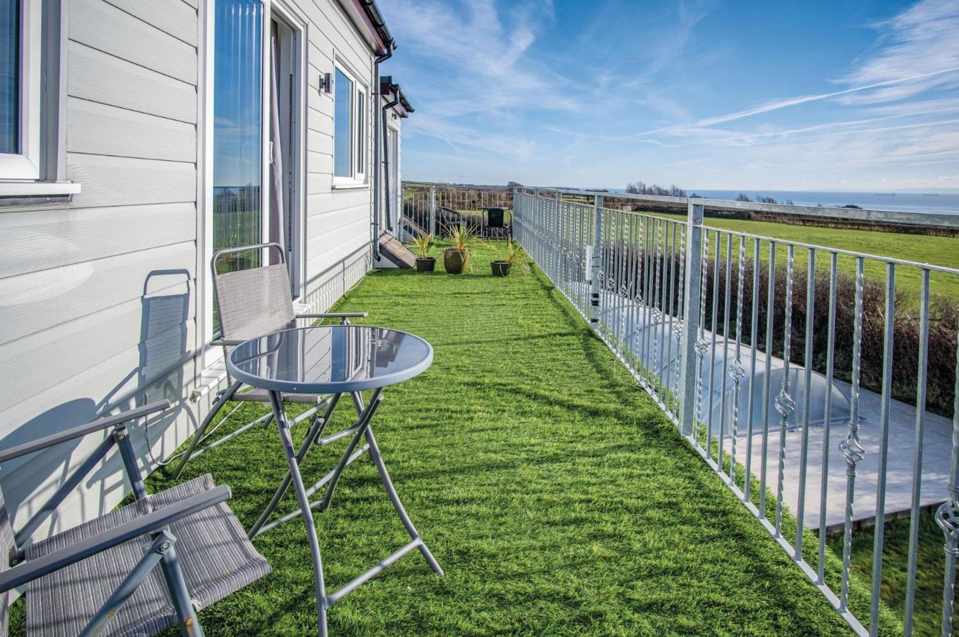 The Penthouse - 1 Bedroom Apartment - Ocean Breeze Port Eynon Extérieur photo